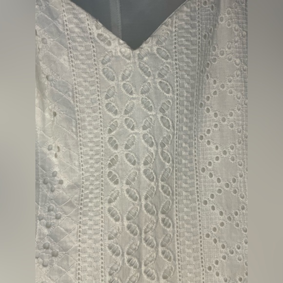 Roku Poly side zip lace top - Picture 6 of 12